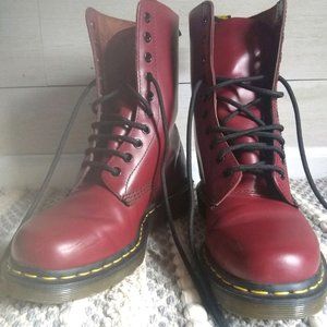 Dr. Martens Cherry Smooth Boots (US Ladies 9)